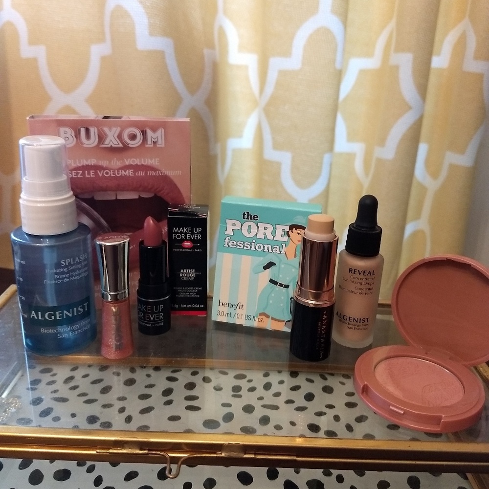 Face the Day Makeup sampler ☀️